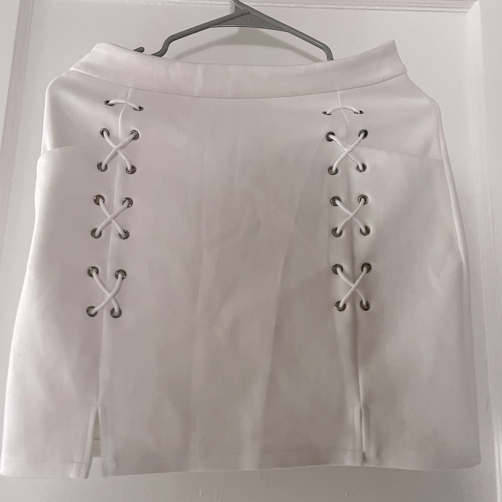 Lace-up skirt size medium